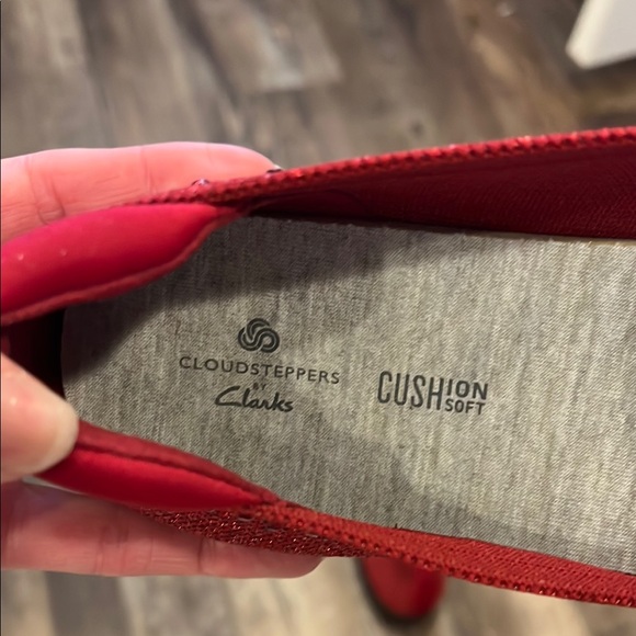 Clark’s Red Glitter Ballet Flats - Picture 3 of 4